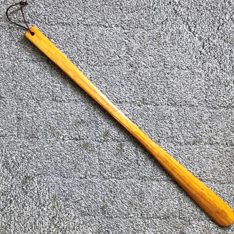 Лажица за обувки дрвена 70cm
